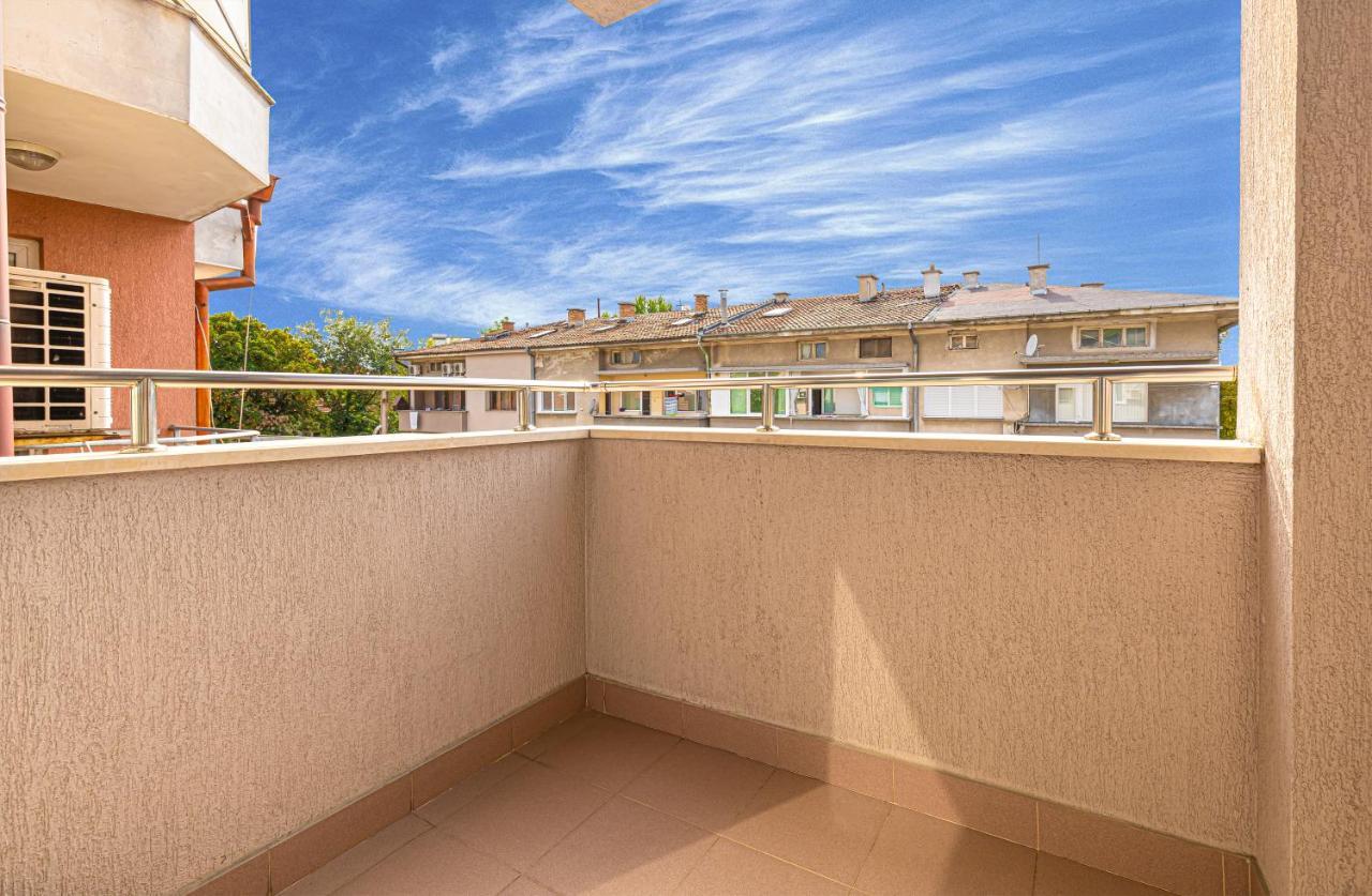 Modernly-Designed 1Bd Apartment With A Nice Terrace Plovdiv Luaran gambar